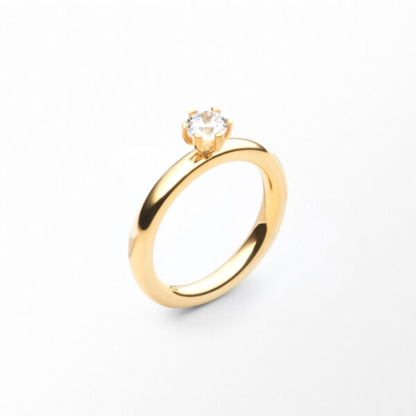 Sandberg Stockholm - Stockholm, solitär - Ring i 18K gult guld med 0,50ct diamant, 3,0 mm.