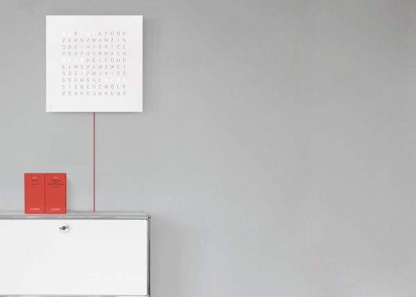 Qlocktwo - White Pepper 45*45 cm. Vitt stål - Bild 4