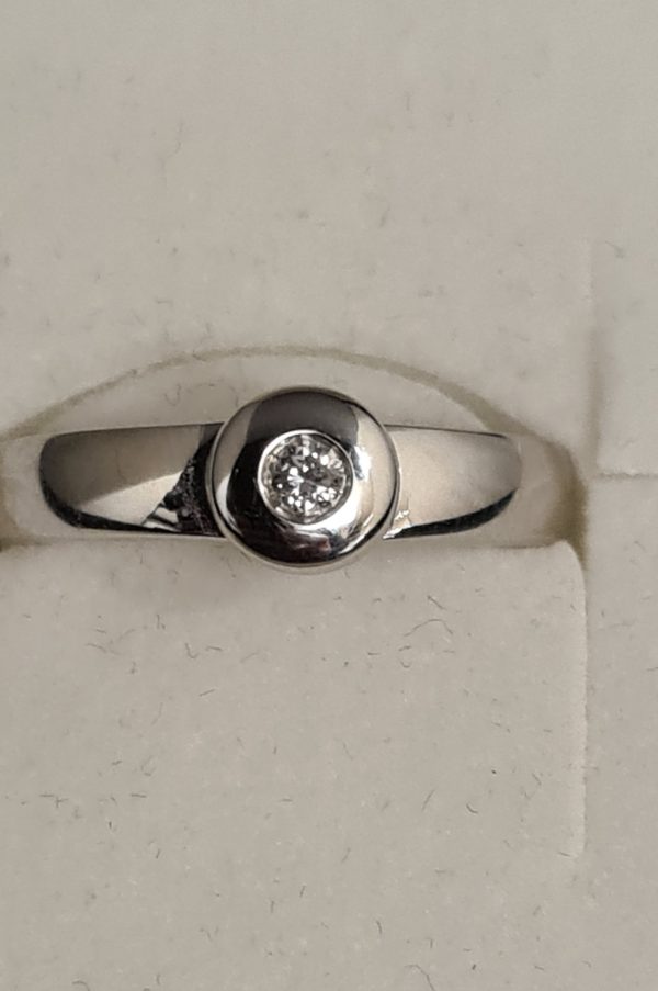 Ring 18 k Vitguld med diamant 0,12 ct. Stl 18,4 mm - Bild 4