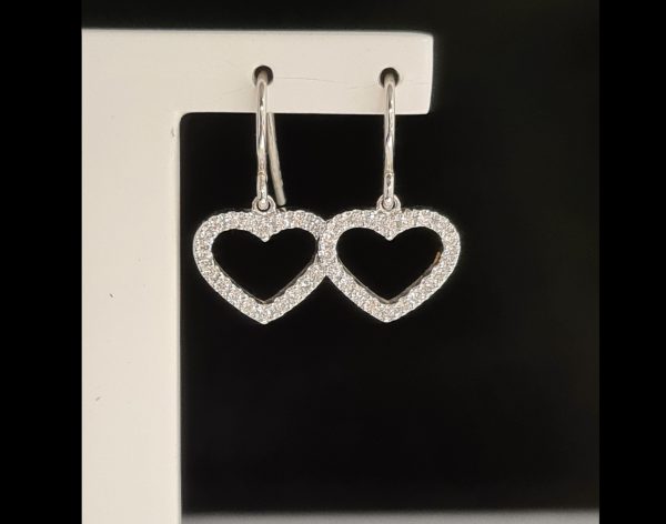 Örhängen i 18 k vitguld & Diamanter. Totalt 0,40 ct. 1 par