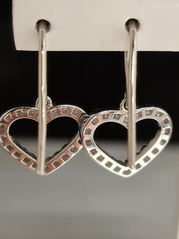 Örhängen i 18 k vitguld & Diamanter. Totalt 0,40 ct. 1 par - Bild 3