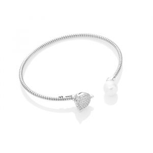 Chros Choenhagen: Paris bangle – armband i rhodierat silver med sötvattenspärla och zirkonia