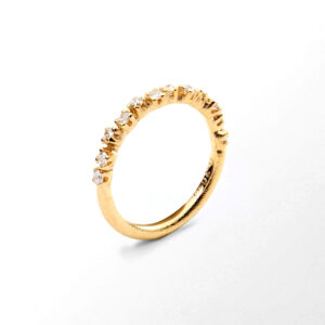 Sandberg Frosty, halvallians - Ring i 18K gult guld med 0,36ct diamant (12x0,03), 2 mm.