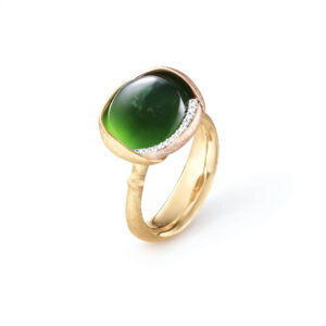 Ole Lynggaard Lotus ring i 18K guld med Serpentin och diamanter Modell nr 3. STL. 53